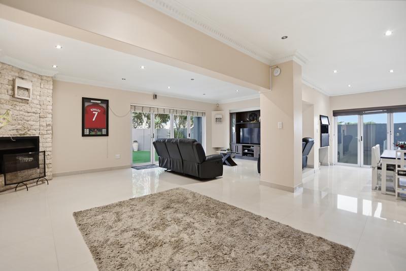 5 Bedroom Property for Sale in Parklands Western Cape